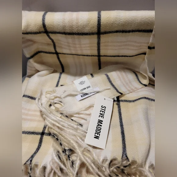 NWT Steve Madden Plaid Scarf - Picture 3 of 5